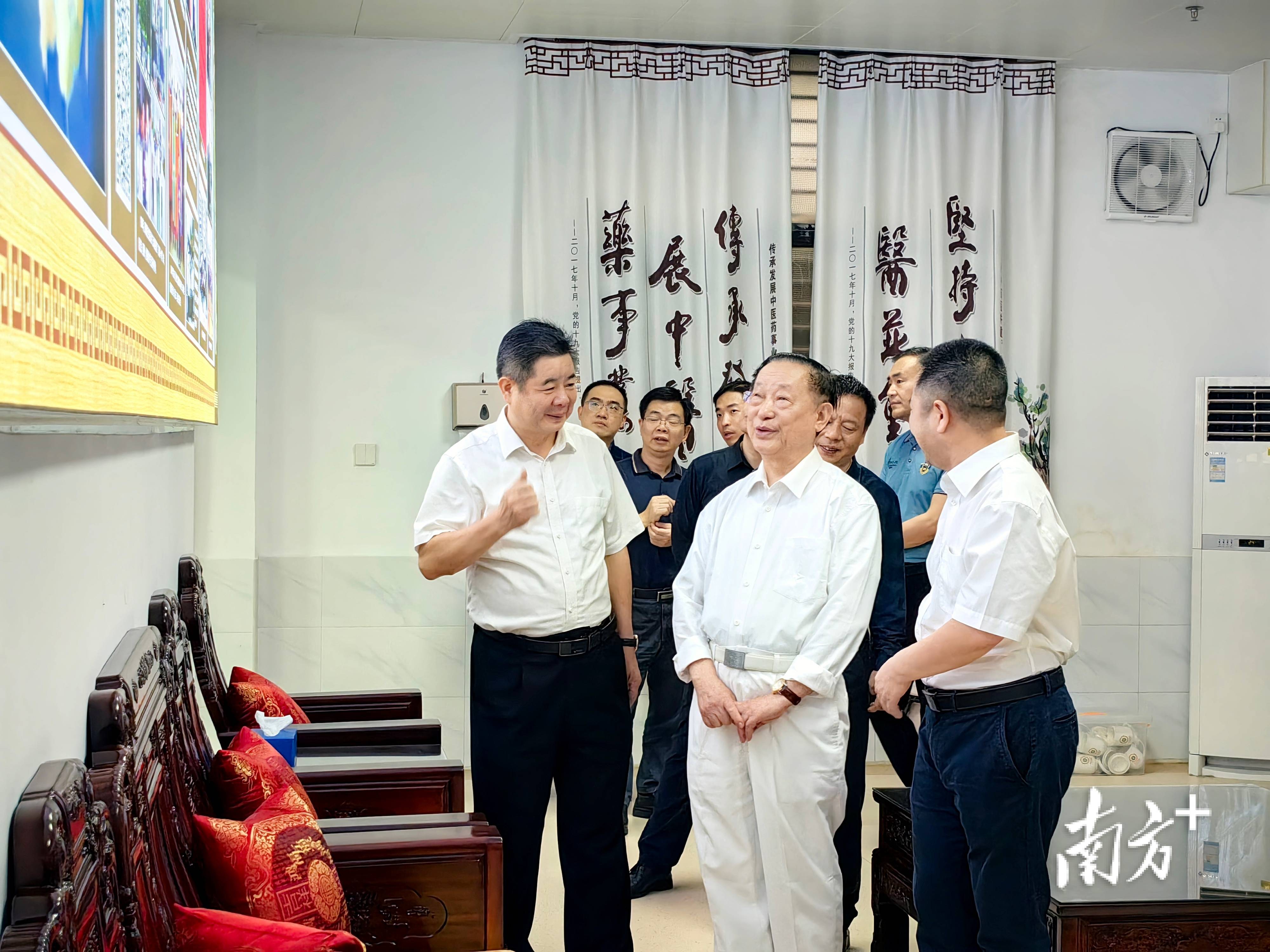 “把医学研究成果写在祖国大地上”廖万清院士到广州中医药大学梅州医院调研院士来啦·梅州(图4)